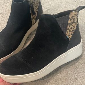 Toms wedge booties